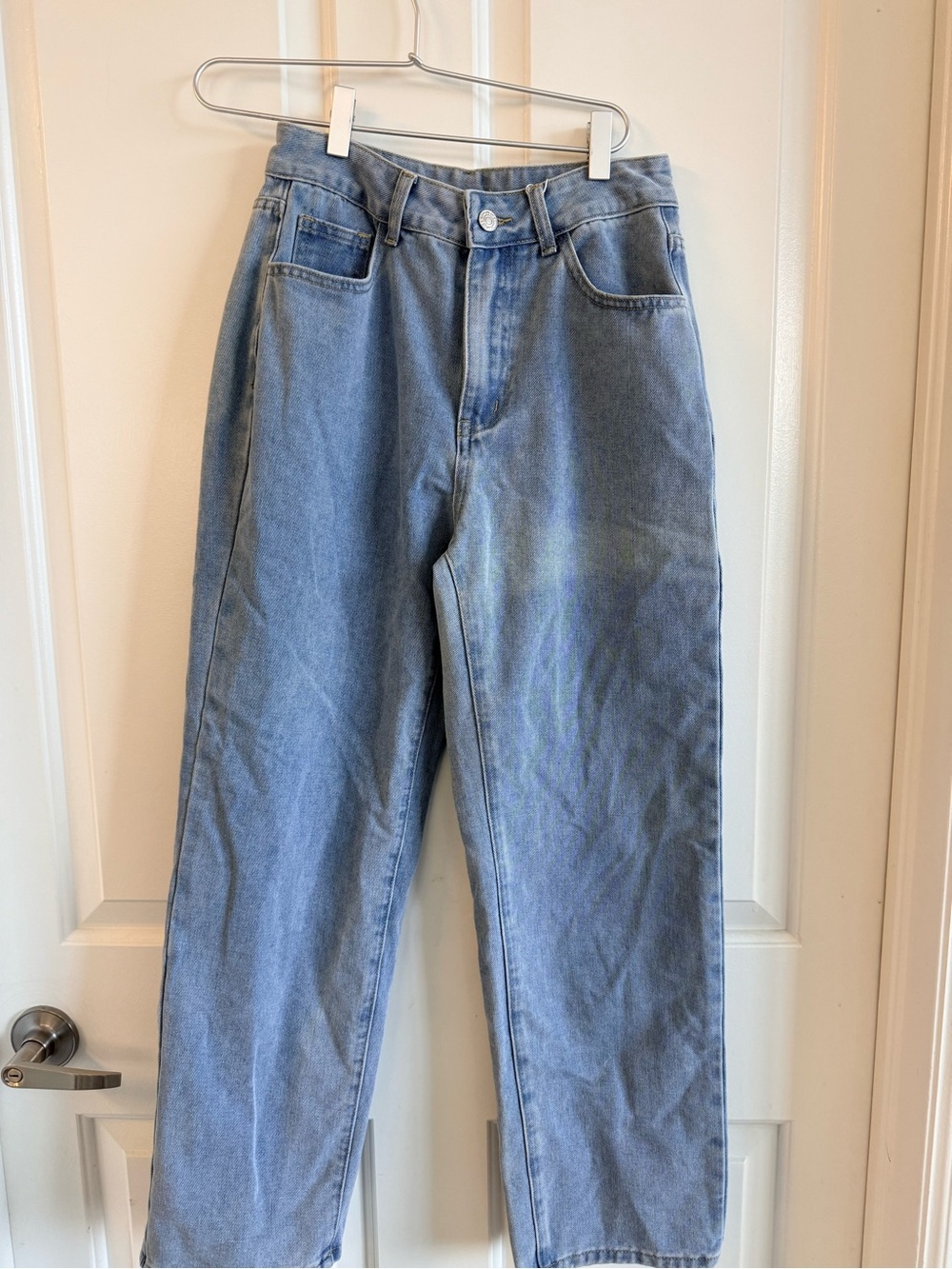 Relaxed Light Blue High-Rise Jeans